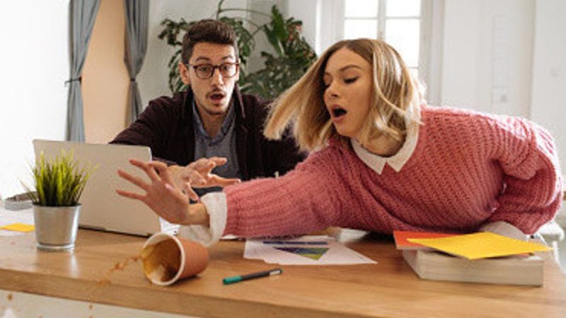 Pratfall Effect Ungkap Daya Tarik Dari Ketidaksempurnaan