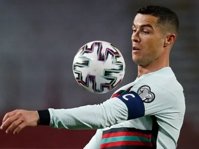 Kapten Tim: Peran Krusial Yang Lebih Dari Sekadar Ban Di Lengan