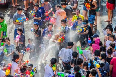 Festival Air Di Dunia: Dari Songkran Hingga Festival Lustrum