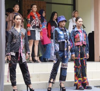 Upcycling Fashion: Mengubah Barang Bekas Jadi Tren Fashion
