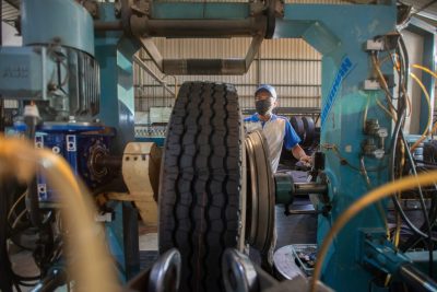 Industri Ban: Teknologi Compound, Tread, Dan Ketahanan