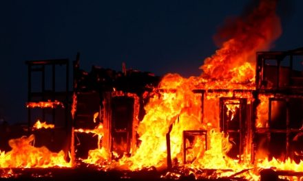 Lautan Api Di Pakistan: 1.200 Toko Rata Dengan Tanah