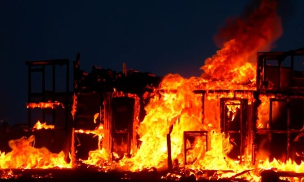 Lautan Api Di Pakistan: 1.200 Toko Rata Dengan Tanah