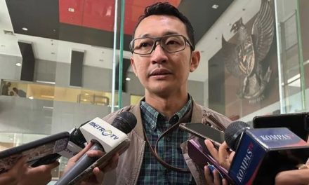 Skandal Bea Cukai: KPK Angkut 5 Koper, Isinya Miliaran Rupiah