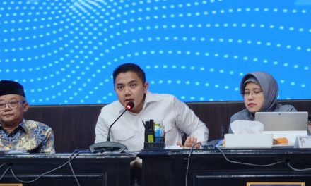 Tegas! Seskab Teddy Luruskan Isu Produk AS Tak Berlabel Halal