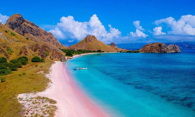 Healing Ke Pantai: Cara Ampuh Usir Sedih Dan Penat
