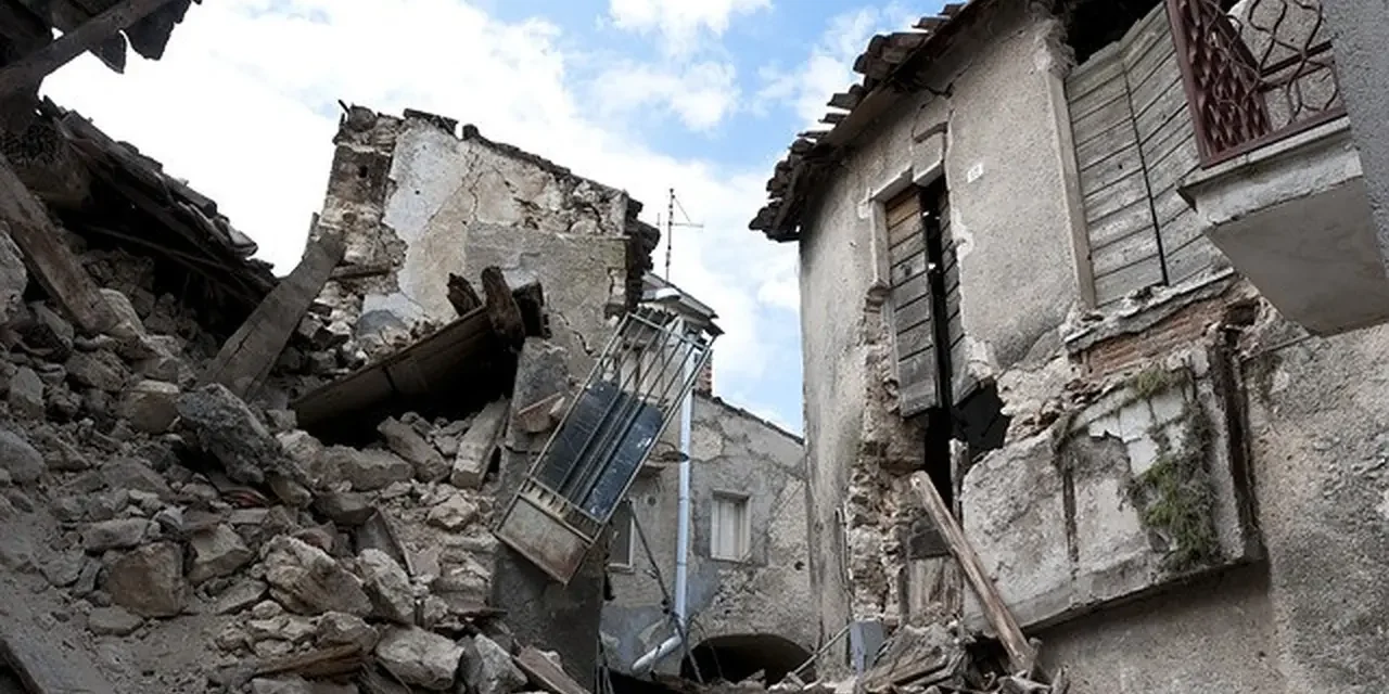 Afghanistan Di Guncang Gempa M 5,8 Yang Terasa Luas