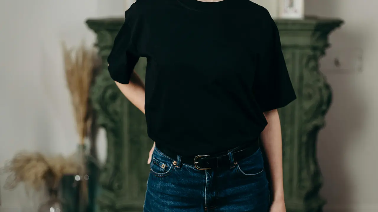 Cara Gampang Buat Baju Hitam Kelihatan Baru