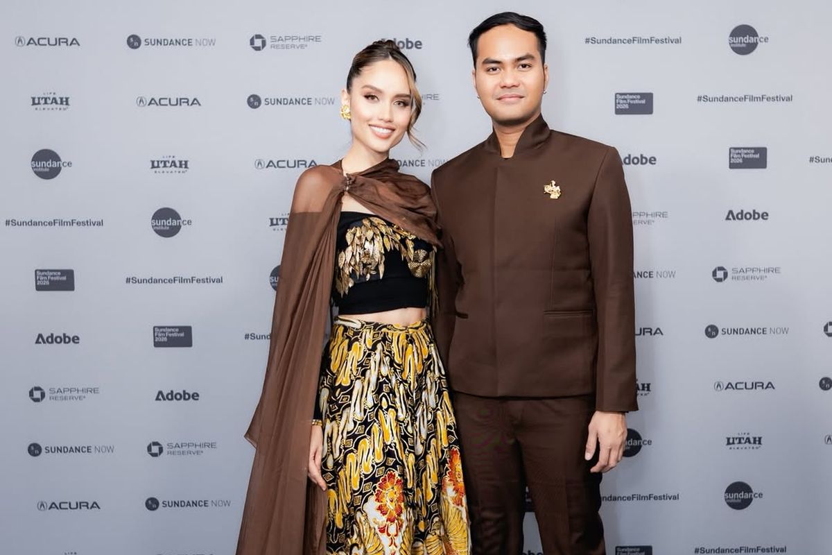 Batik di Sundance: 5 Detail Gaya Memukau Cinta Laura