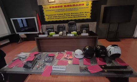 Nyamar Jadi Petugas, Pencuri Kabel Di Tambora Di Ciduk